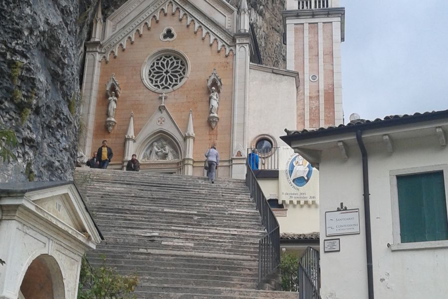 Wallfahrtskirche-von-Madonna-della-Corona